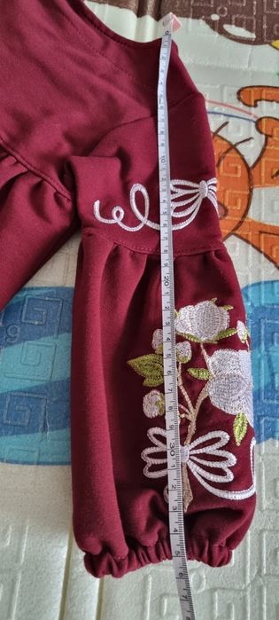 Сукня вишиванка для дівчинки бордова з квітковою вишивкою