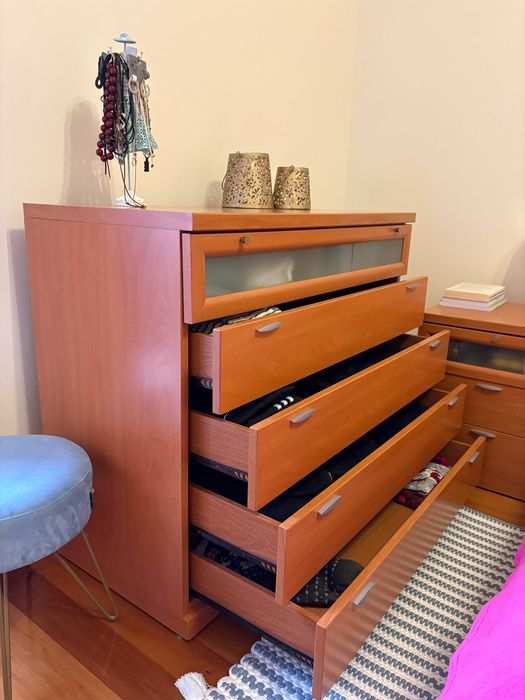 Conjunto Quarto Casal Completo – Cama, Colchão, Mesinhas e Camiseiro