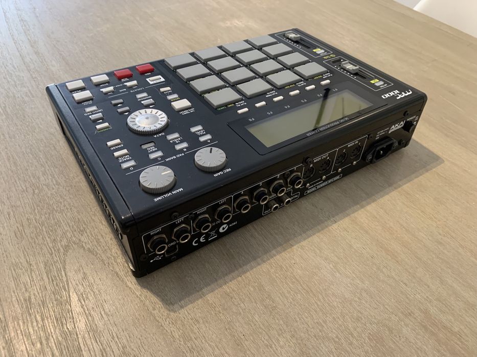 AKAI MPC1000 Sampler
