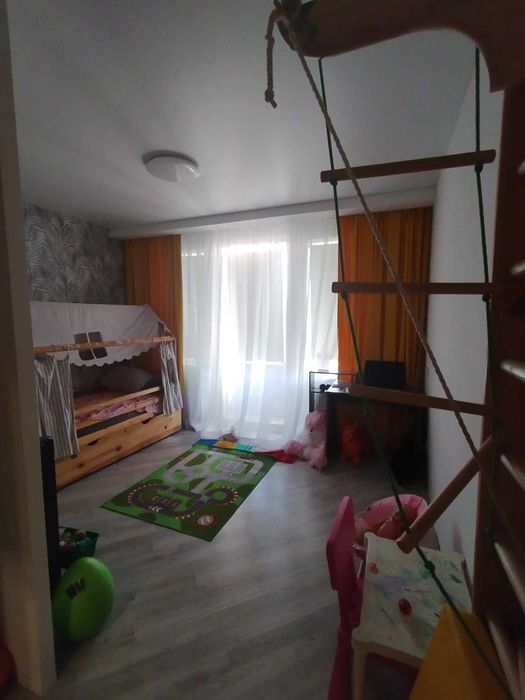Продається 2к з новим ремонтом.Зручний виїзд на Київ