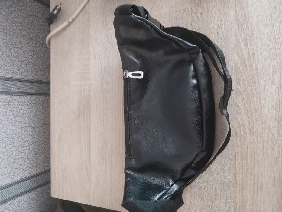 Продам нову чоловічу барсетку