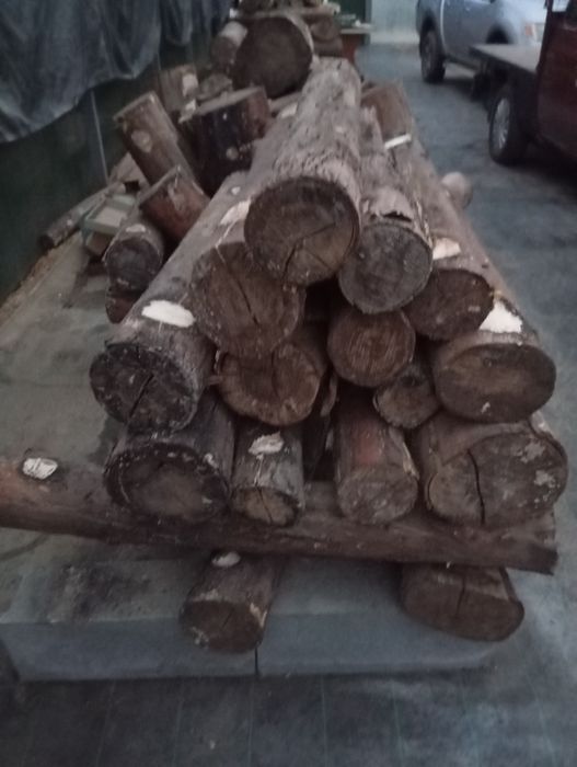 LENHA (tonelada) para queimar na Lareira  ou Salamandra ou Forno......