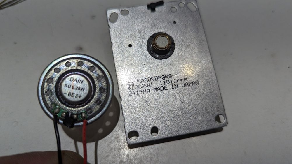 Części elektroniczne, silniczki, lustro obrotowe do skanera