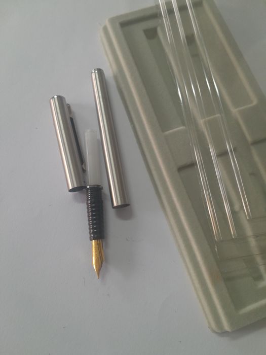 Caneta de tinta permanente inidrium nova