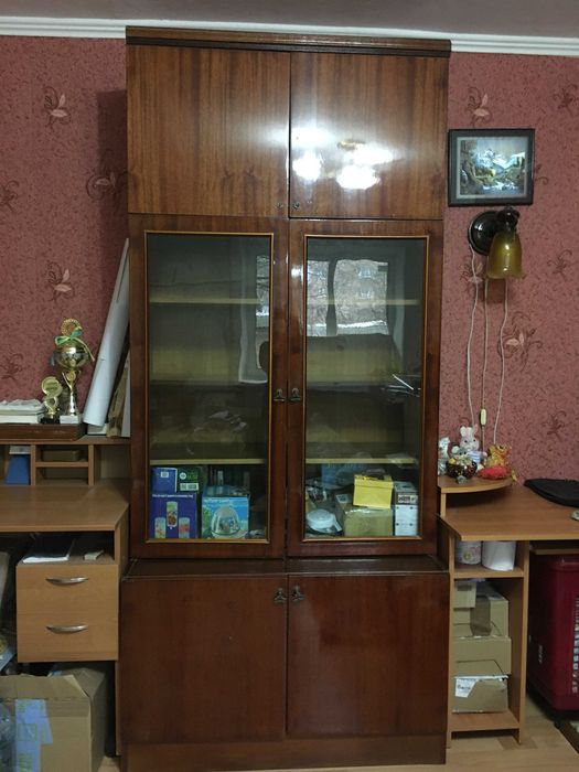 Шкаф. Кресло-кровать.Зеркало.