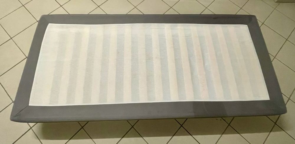 Sommier IKEA com colchão 90x200
