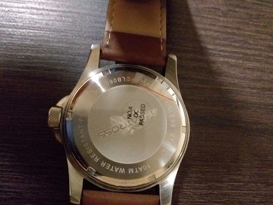 Relógio Albatross 10ATM water resistant stainless steel impecável,usado 1 vez,leva pilha nova,plástico de origem posterior,em mão veja zonas