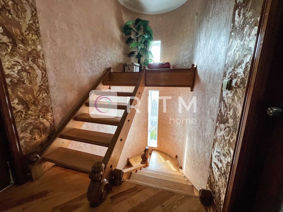 Продаж простoрого будинку з ремонтом у Луцьку!