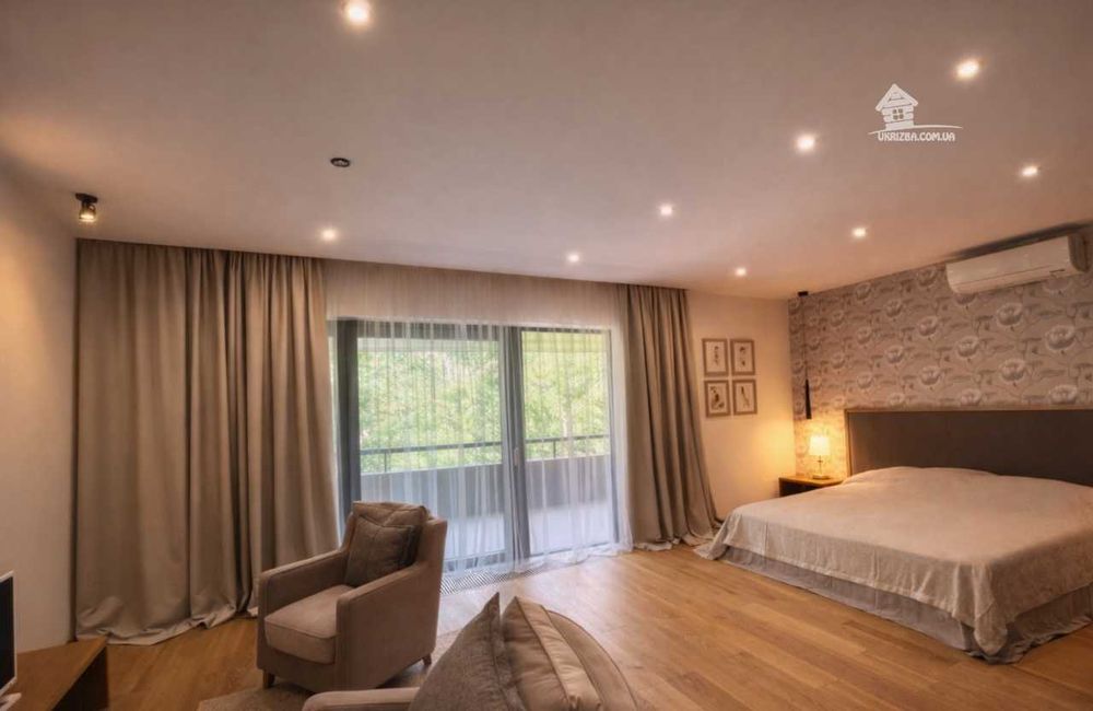 Новий будинок VIP-рівень. High-tech. Кінотеатр, сауна. До 20 осіб.