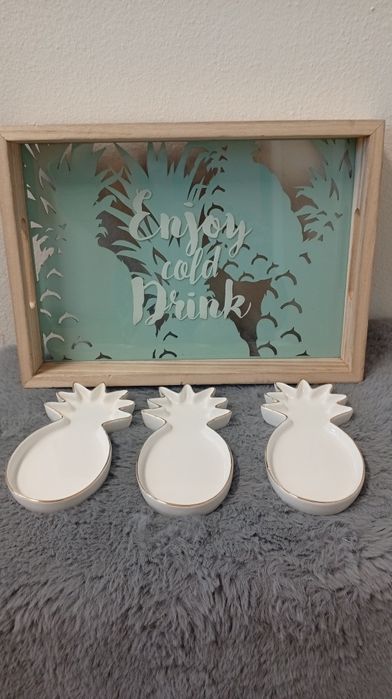 Taca z talerzykami ananasy