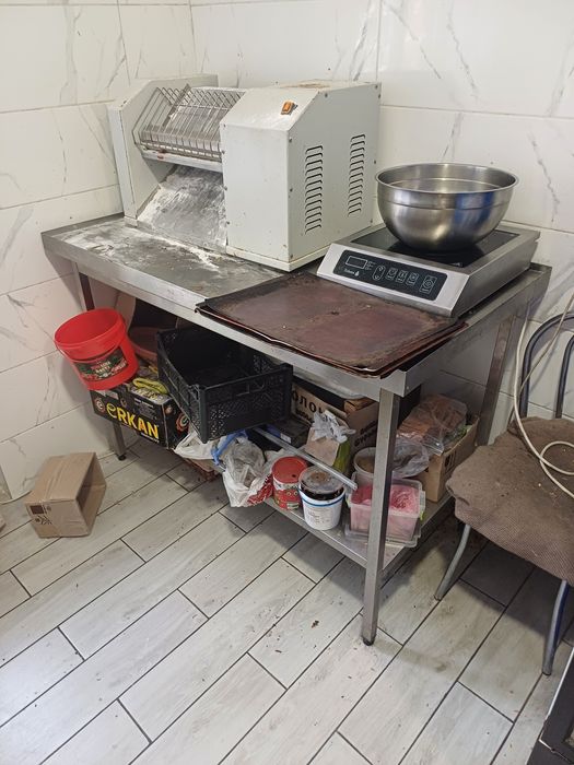 Стол нержавеющая сталь, для кухни ресторана или кафэ.