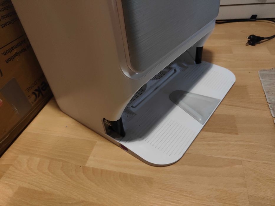 Robot sprzątająco - mopujący Eureka J12