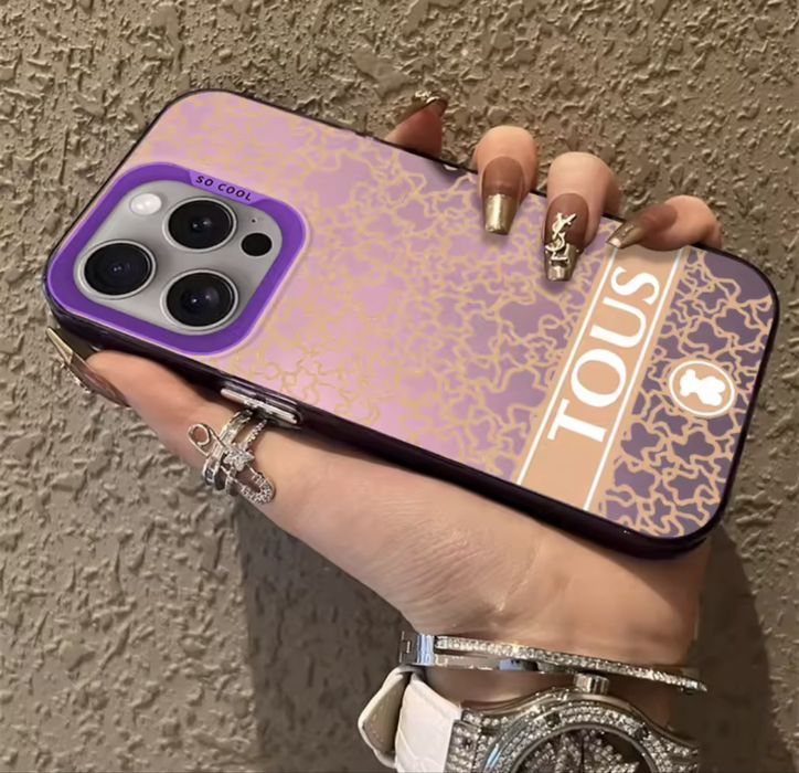 Capa Acrílica Luxuosa T-TOUS com Linhas Entrelaçadas Brancas e Efeito Fosco para iPhone 17, 16, 15, 14 Plus, 13, 12 Mini, 11 Pro Max