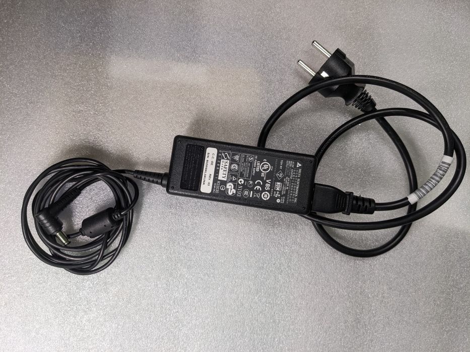 Оригінальний блок живлення Delta Electronics  ADP-65HB BB 19V 2.1A