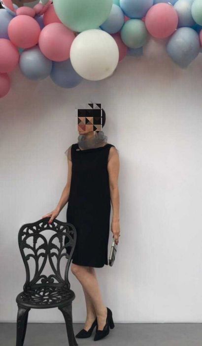 Коктейльна елегантна чорна сукня