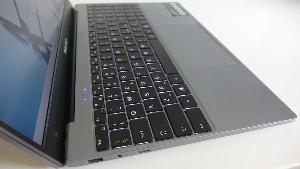 Microtech CoreBook R5 15.6 IPS FHD Ryzen 5 8 256gb НОВЫЙ АКБ ОБСЛУЖЕН