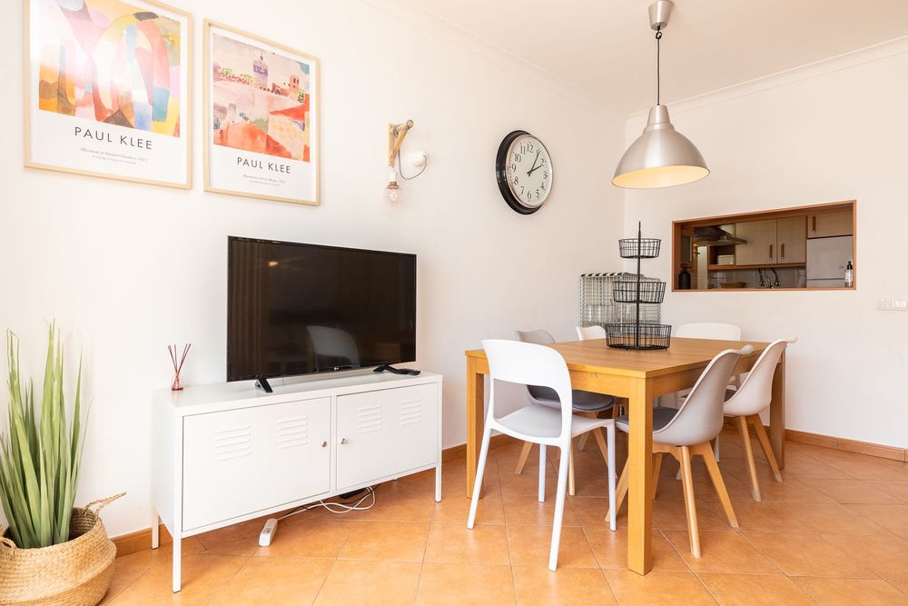 Apartamento T1 Inserido no Golden, Barco, Piscina, Jacuzzi, etc