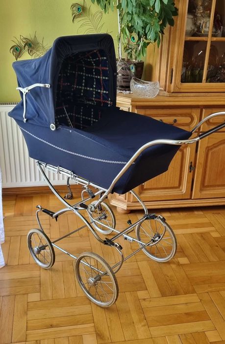 Wózek dziecięcy retro