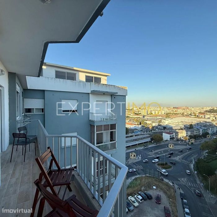 Apartamento com 3 quartos totalmente remodelado na Reboleira...