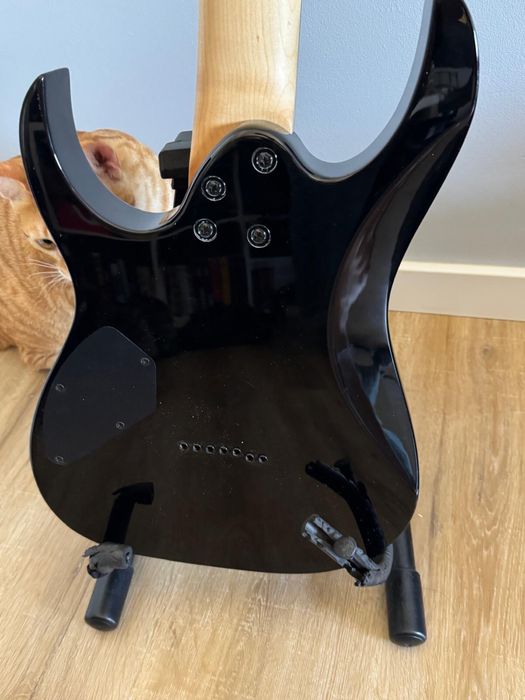 Guitarra Ibanez 7 cordas quase nova