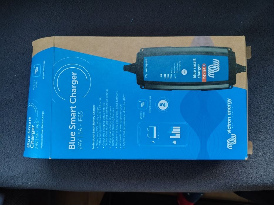 Prostownik / ładowarka Victron Blue Smart charger 24V 5A