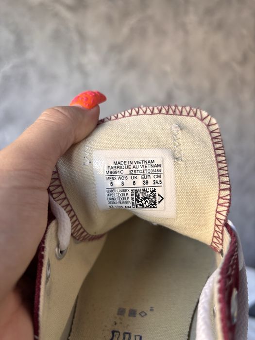 Converse bordowe