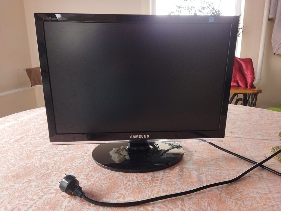 Продам монітор Samsung SyncMaster 2053bw