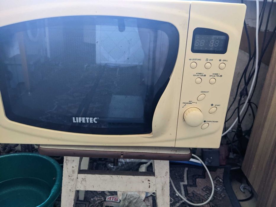 Микроволновка LIFETEK, в хорошем состоянии