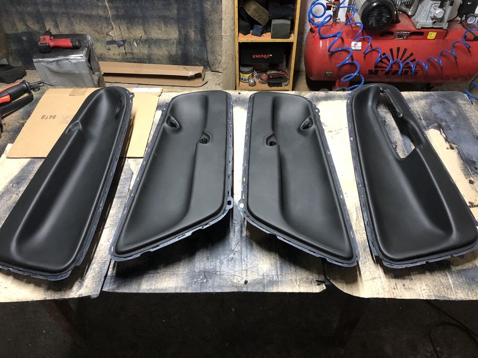 Дверні карти (вставки)Пасат Б 5 нові(термовініл).