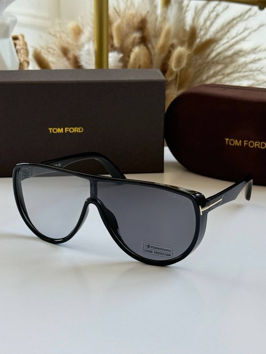 Сонцезахисні окуляри . Хамелеони . Tom Ford