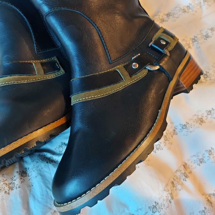 Kozaki damskie UGG roz 36