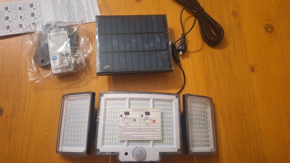 Потужний прожектор 328 LED на сонячній батареї + Пульт (кабель 5 метро