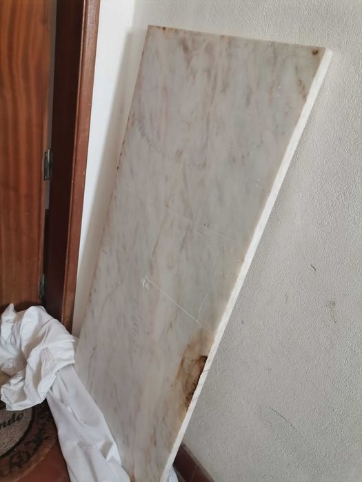 Pedra mármore em boas condições - dimensões 120 cm x 50  x 2,5 cm
