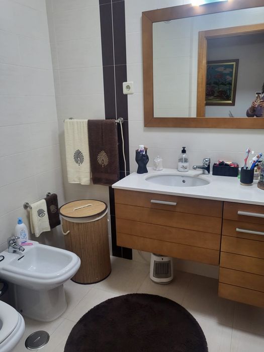 Apartamento t2 com garagem arrecadacao,2 elevadores 2 casas de banho