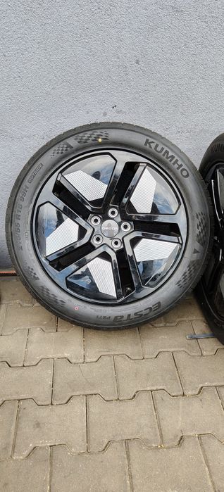 18 5x108 omoda 5.