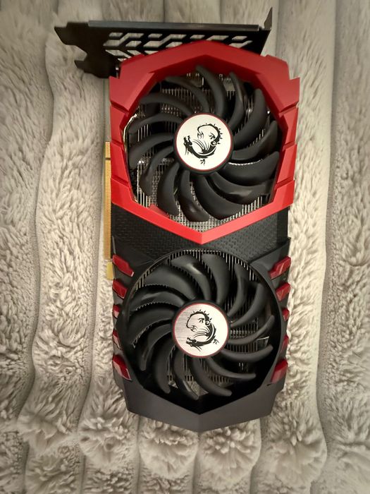 Відеокарта 1050ti(1800 грн) і оперативна памʼять g skill на 8 ГБ(600)