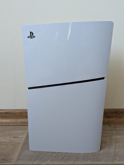 Sony PlayStation 5 Slim 1TB + 2 геймпади + Зарядна станція