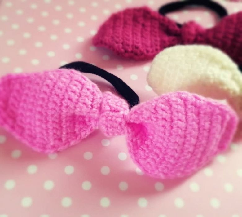 Elásticos coloridos feito à mão