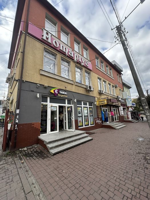 Продам приміщення в центрі офісне 800м2