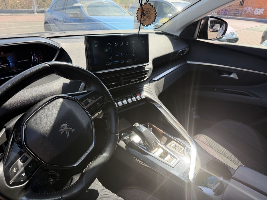 Peugeot 5008 1.5 blue HDI — photo 2