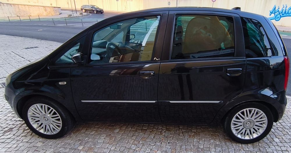 Carro Lancia Musa