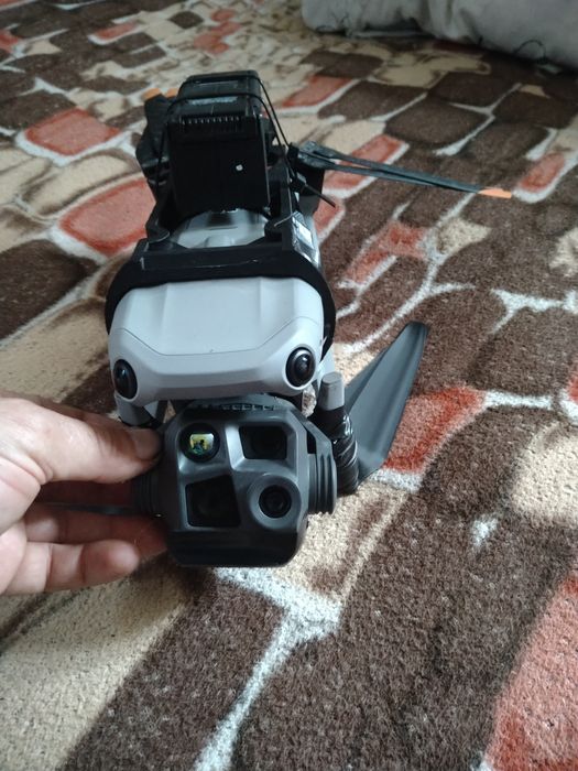 Matrice 4t (дрон)