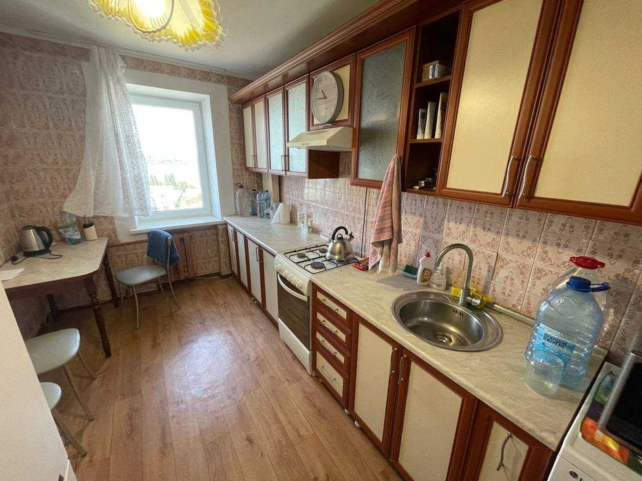 Продаж 3-х кімнатної квартири вул Квітнева