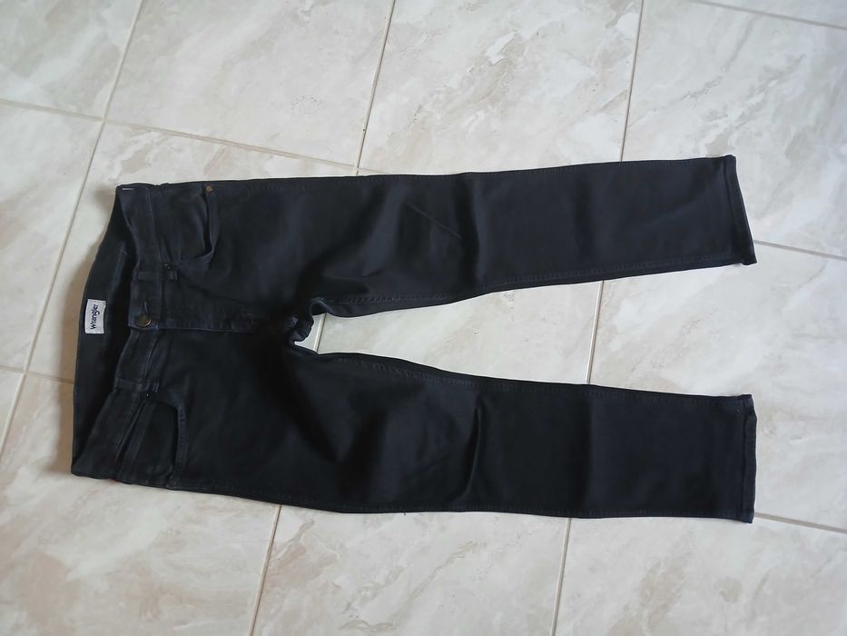 Wrangler Greensboro czarne 33/30 pas:2x44-50cm