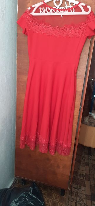 Вечірня жіноча сукня