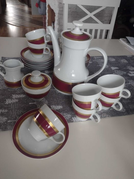 Sygnowany- porcelanowy zestaw do kawy- herbaty na 10 osób