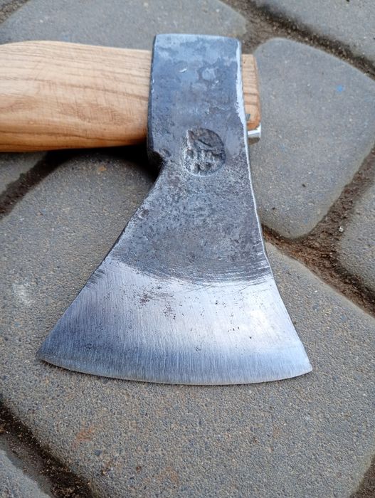 Ręcznie kuta siekiera Rttm Końskie 0,7kg