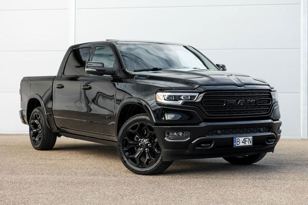 RAM 1500 Limited Black, dzielona burta 60/40