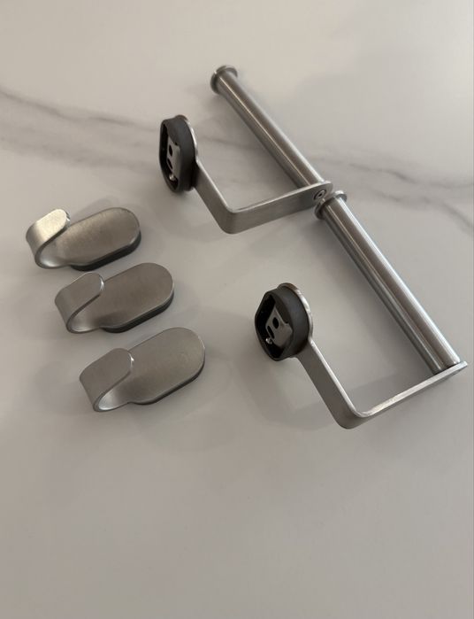 Conjunto WC Inox Escovado Premium – 2 Suportes + 3 Ganchos
