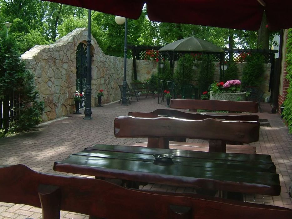 Dom mieszkanie restauracja firma